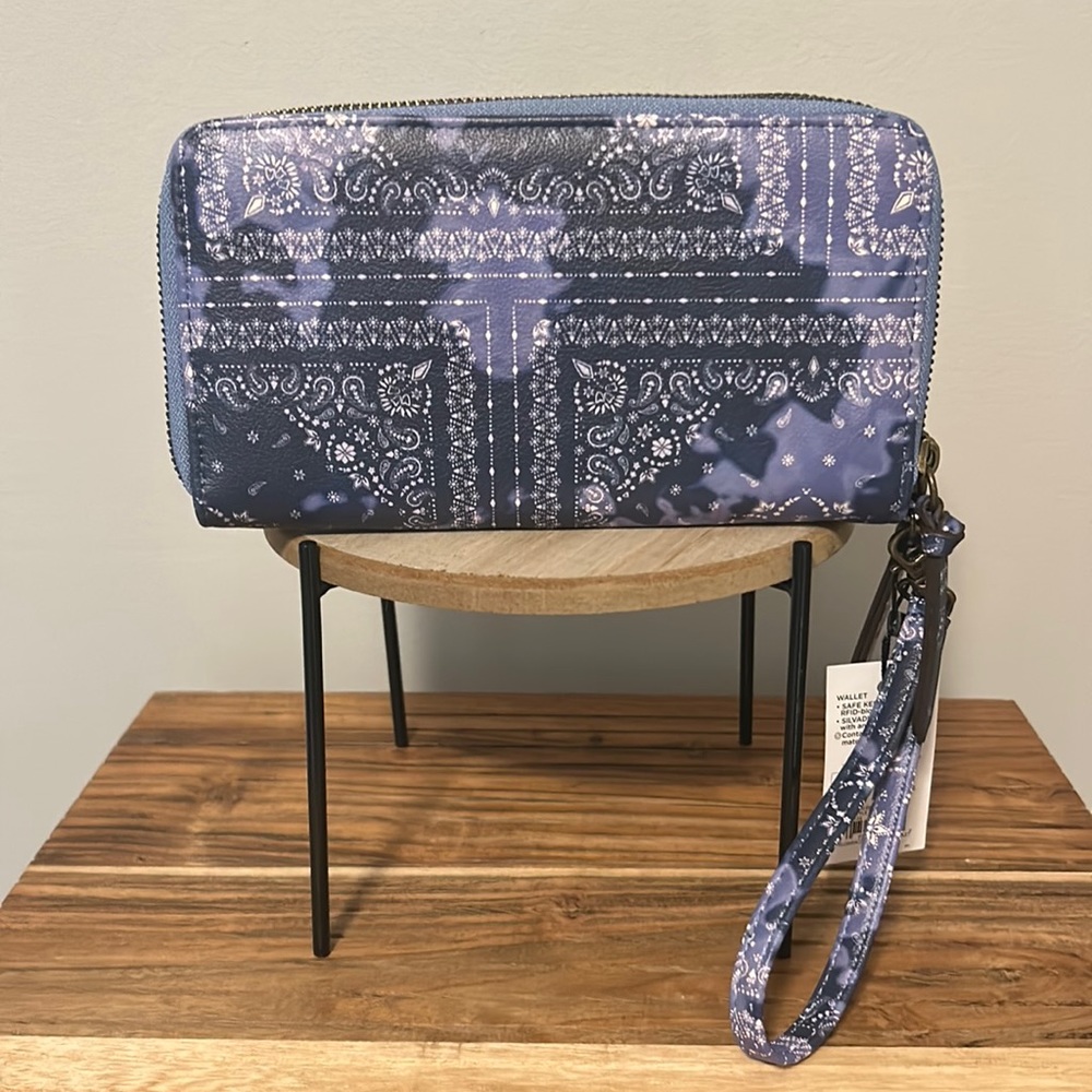 Sonoma Print Wristlet Wallet